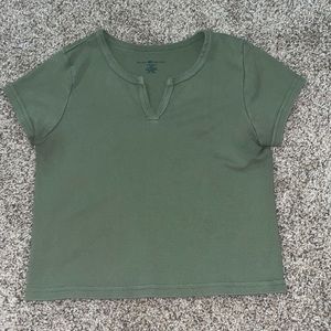 ASHLYN BRANDY MELVILLE TOP IN GREEN